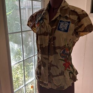 3J workshop by Johnny was shirt. M